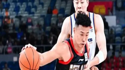 张小楠亚冬会单板滑雪女子坡面障碍技巧赛夺冠